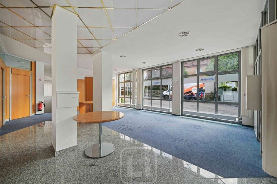 Effiziente Fl�chennutzung B�rofl�che Deckenpfronn