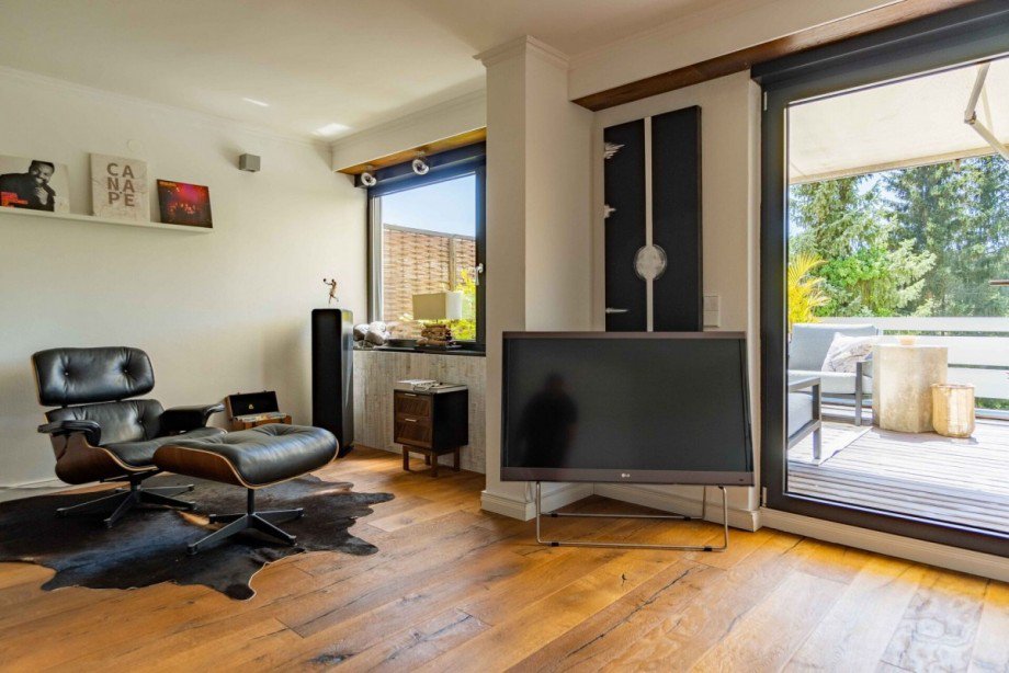 Lichtdurchflutetes Wohnzimmer mit... Etagenwohnung Stuttgart