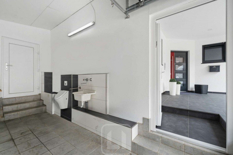 Garage | Zugang Haus und Eingang Bungalow M�ssingen