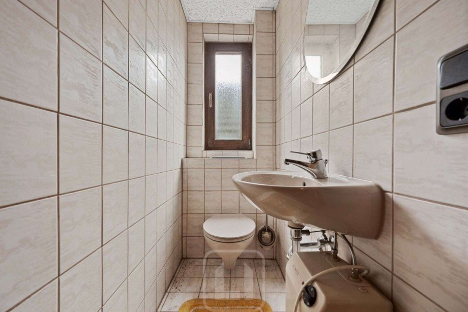 G�ste WC mit Tageslicht Mehrfamilienhaus Bad Liebenzell