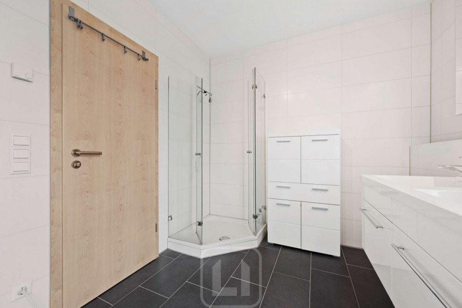 Badezimmer | Dusche Einfamilienhaus Calw