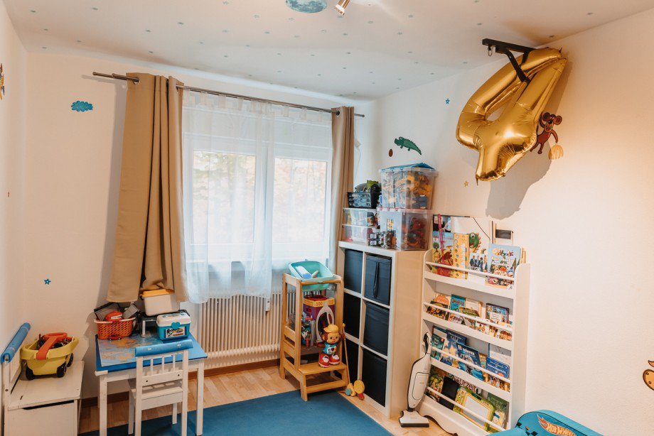Kinderzimmer | Blick in den Wald Etagenwohnung B�blingen