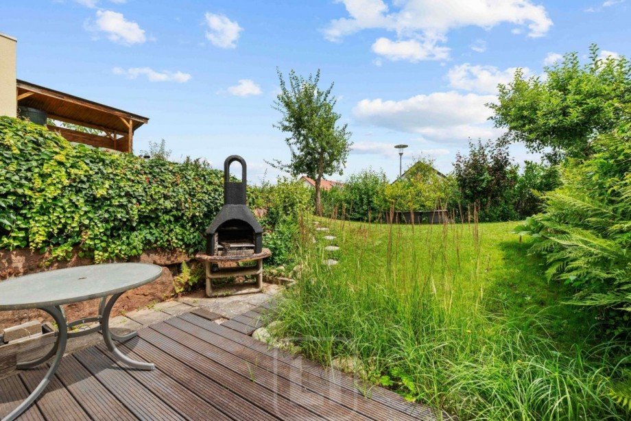 Terrasse mit Blick in den Garten Einfamilienhaus Calw