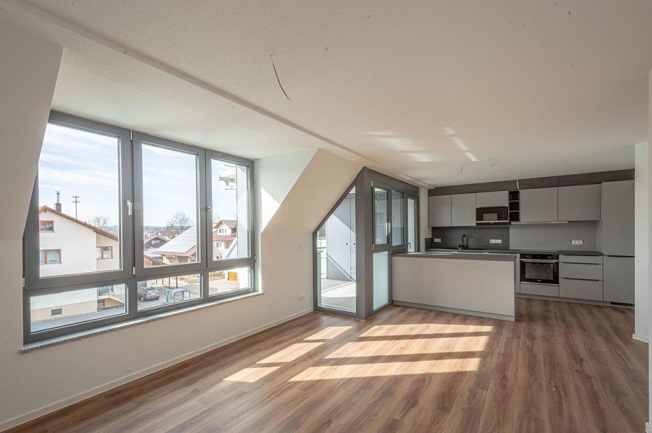 Lichtdurchfluteter Wohnraum Maisonettewohnung Althengstett