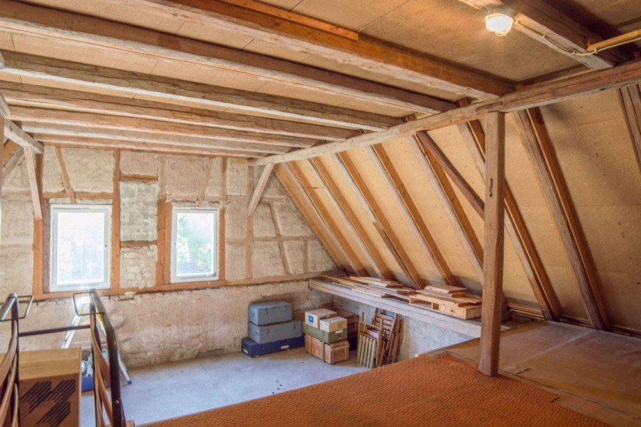 ...weiteres Ausbaupotenzial Zweifamilienhaus Althengstett