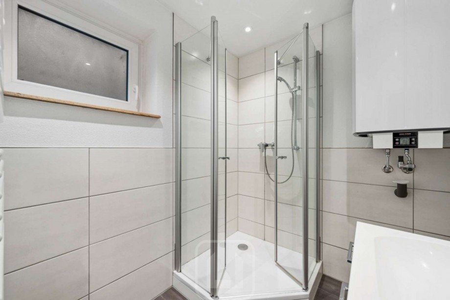 Dusche | Waschbecken Mehrfamilienhaus Bad Liebenzell