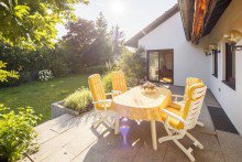 Terrasse im Wohlf�hlgarten Zweifamilienhaus mit sch�nem Grundst�ck | Sauna | Garten | Terrassen | Doppelgarage