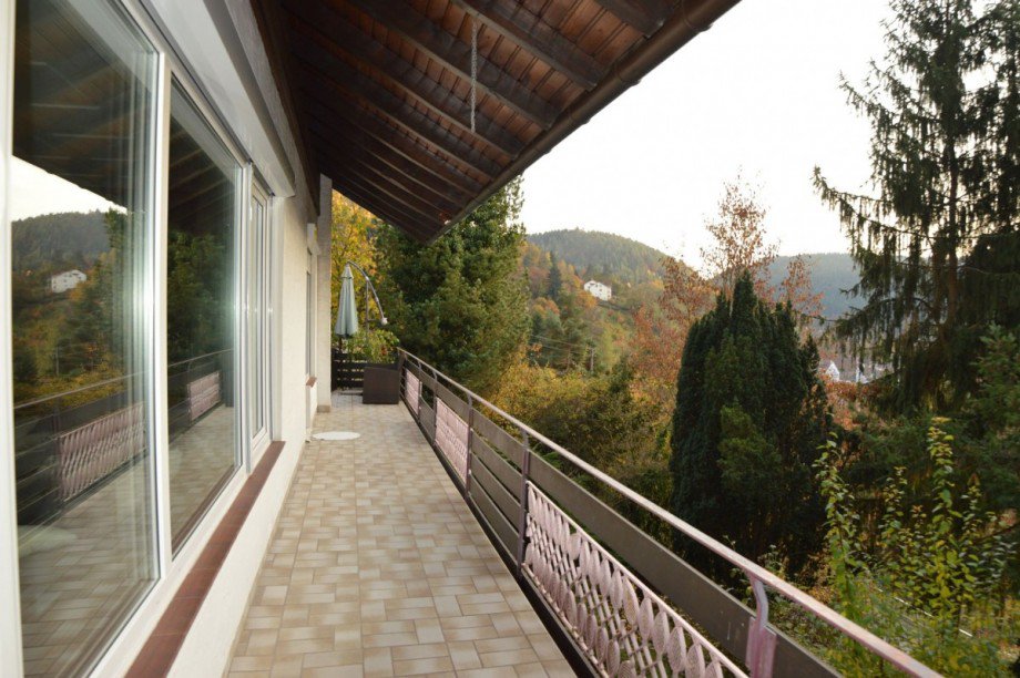 Westbalkon Mehrfamilienhaus Hirsau