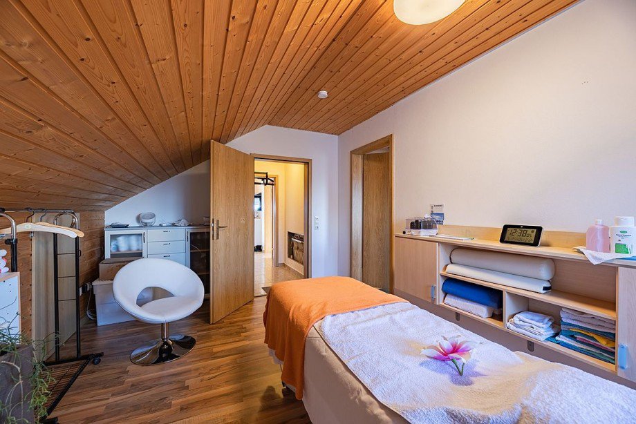 1. Kinder-/ Arbeitszimmer Ansicht 2 Mehrfamilienhaus Wildberg-Sch�nbronn