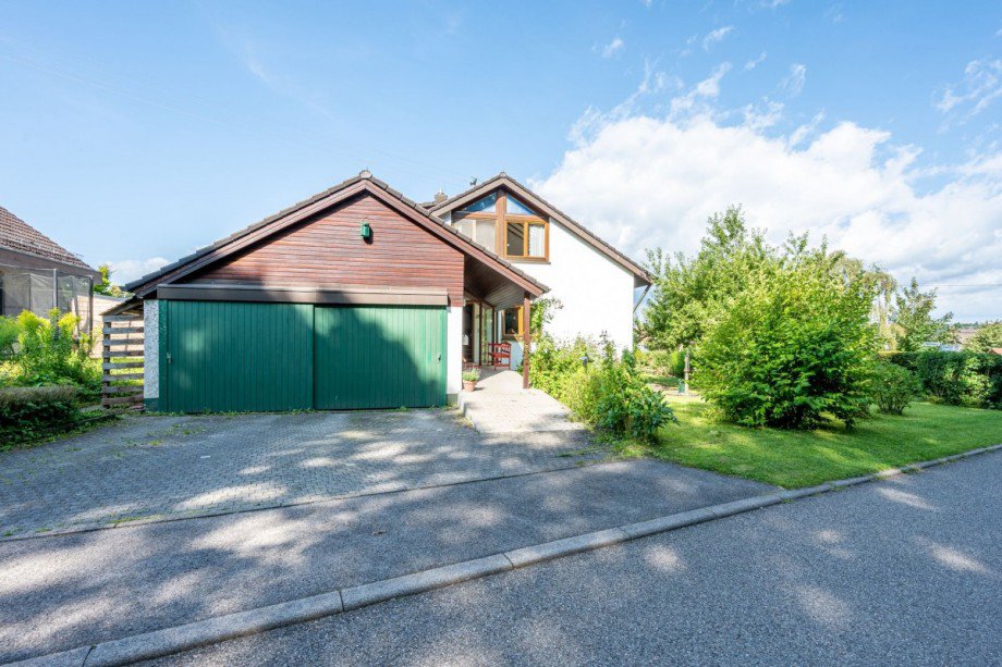 Ost-Ansicht mit Doppelgarage Einfamilienhaus Althengstett