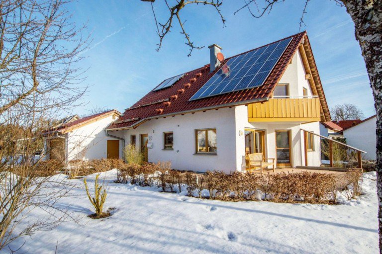 Traumhaus im Top-Zustand Calw Einfamilienhaus Freistehendes Wohnhaus im Top-Zustand | Niedrigenergie-Bauweise | Sch�ner Garten | Doppelgarage