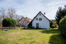 Westansicht Wohnhaus mit gro�em Garten in sch�ner Ortsrandlage | Einliegerwohnung | Doppelgarage