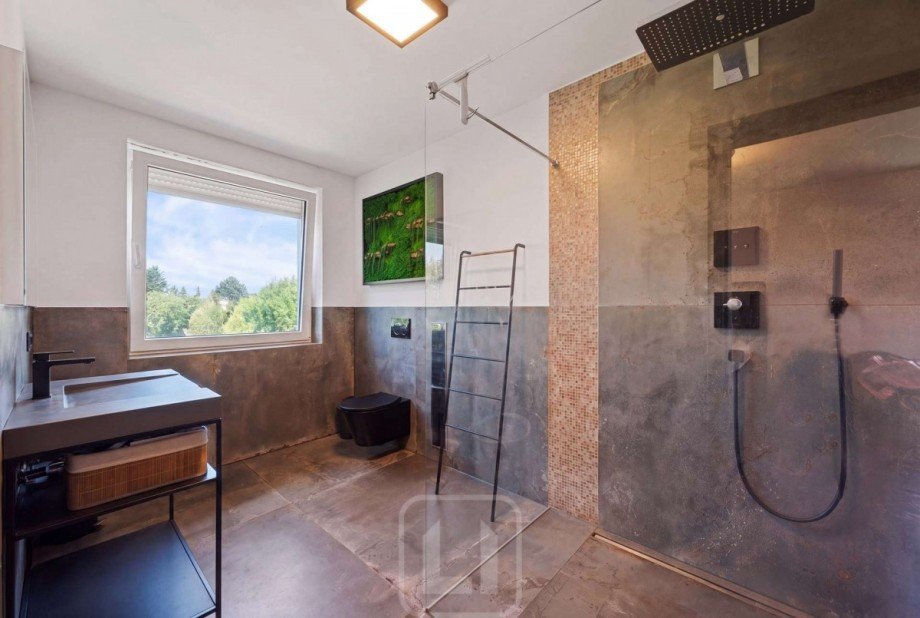 1. OG | Luxuri�ses Badezimmer Einfamilienhaus Pforzheim
