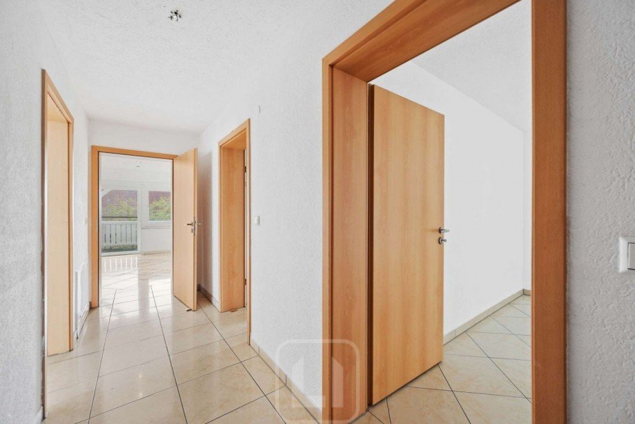 Einladender Flur Wohnung Herrenberg