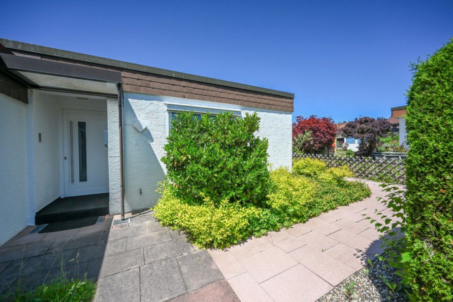 Ostansicht | Hauseingang Bungalow Wildberg