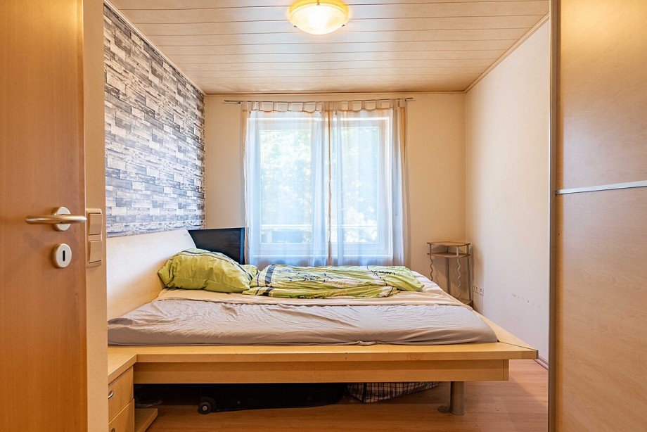 Helles und ger�umiges Schlafzimmer im OG Maisonettewohnung Magstadt