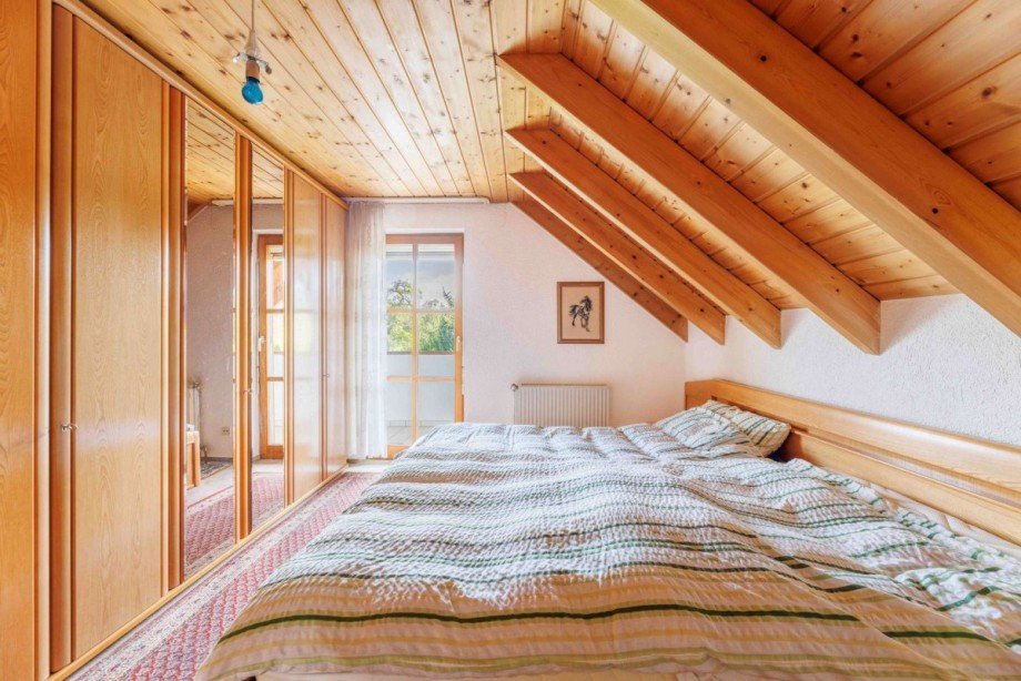 Schlafzimmer 2 Einfamilienhaus Tiefenbronn