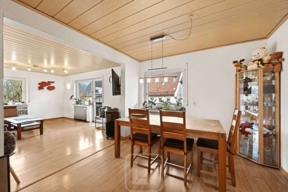 Flie�ender �bergang Zweifamilienhaus Ebhausen