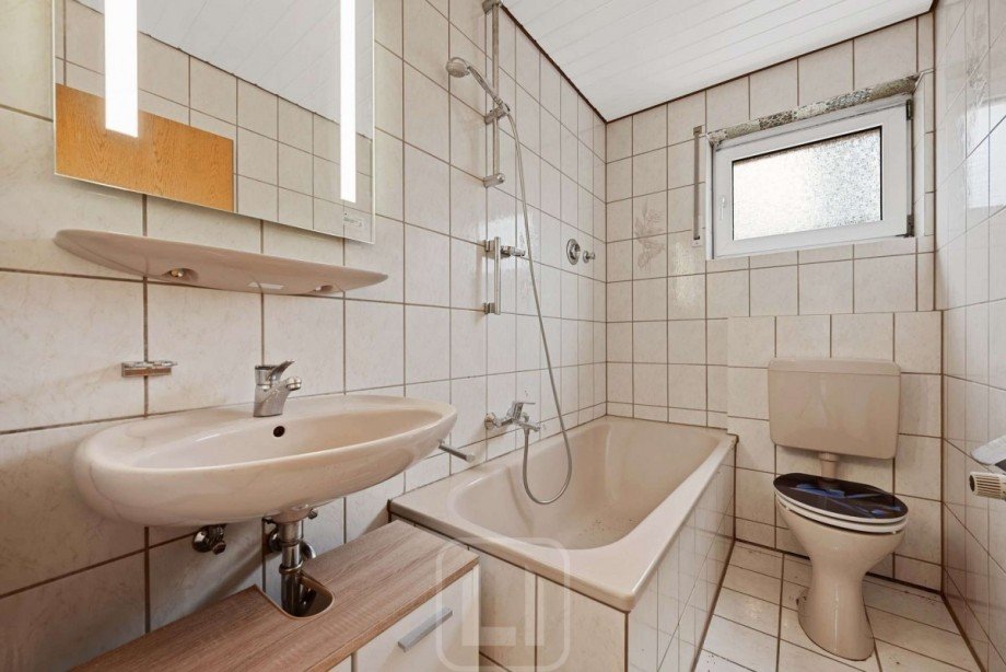 WC | Wanne | Waschbecken Wohnung Althengstett