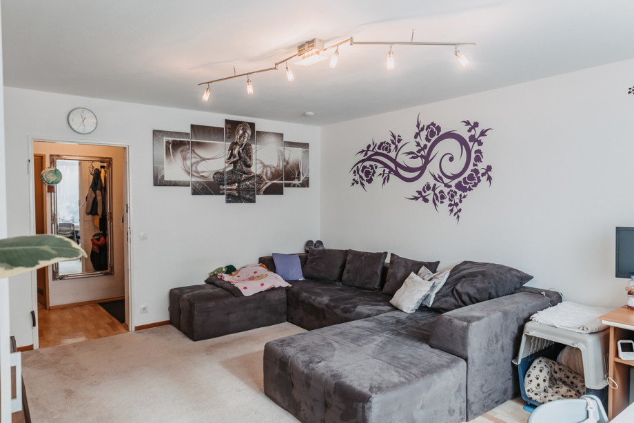Wohnzimmer | Blick in den Flur Etagenwohnung B�blingen