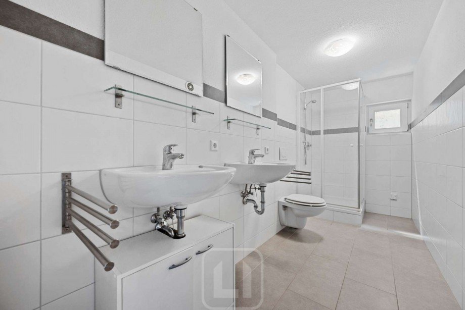 Doppelwaschbecken | Dusche | WC Einfamilienhaus Calw