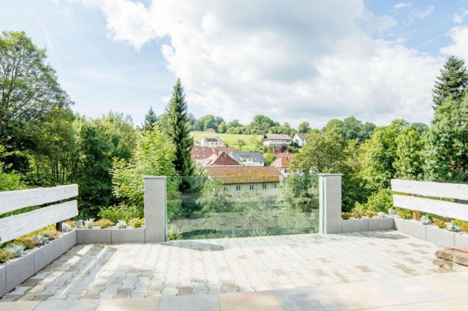 Gro�z�gige Sonnen-Terrasse Doppelhaush�lfte Calw