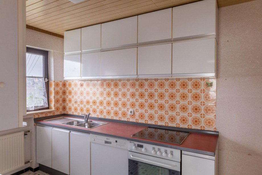 mit Backofen, Cerankochfeld und Sp�lmaschine Zweifamilienhaus Heimsheim