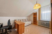 DG | G�stezimmer | B�ro Wohnhaus mit 4 Einheiten | Eigennutzung, Familie & Vermietung kombinieren | Attraktive Lage
