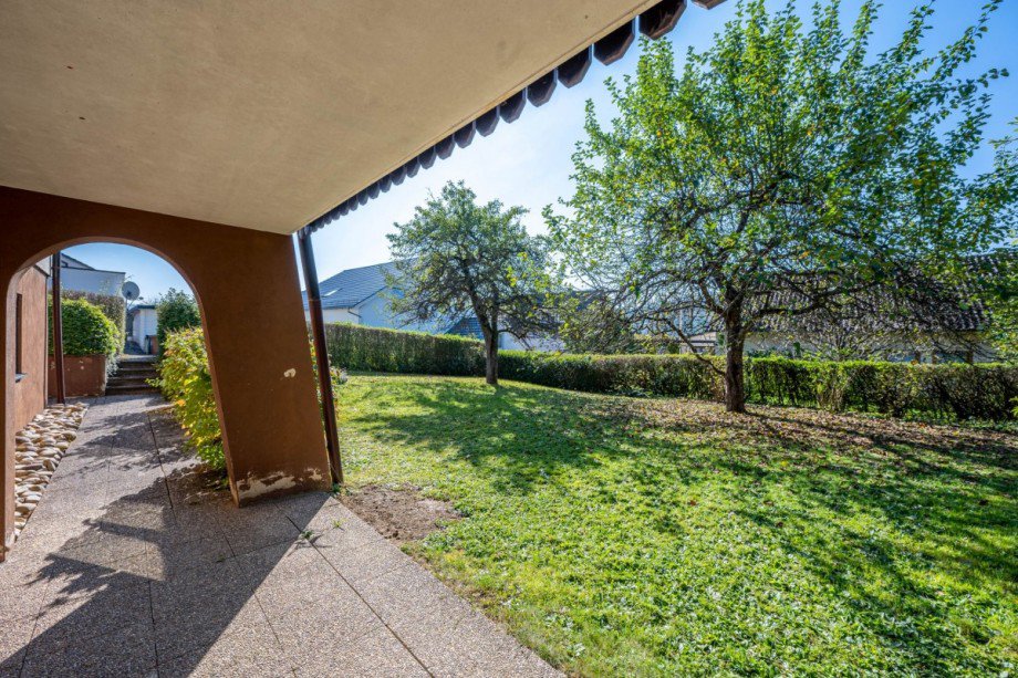 �berdachte S�dwest-Terrasse mit Zugang ins Gartengeschoss Einfamilienhaus Ebhausen