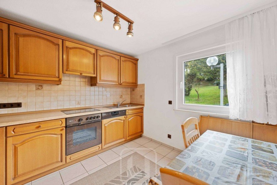 EG I K�che Doppelhaush�lfte Dobel