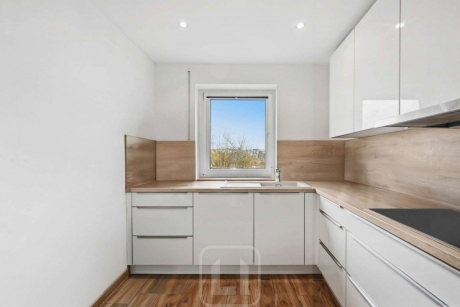 Moderne Einbauk�che Wohnung Calw