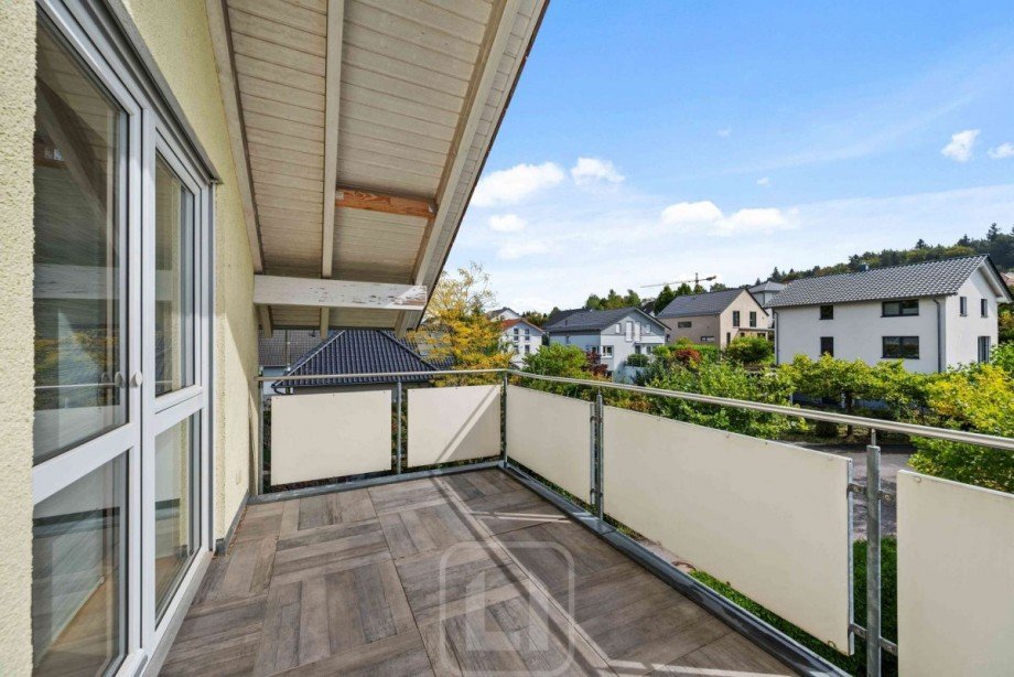 Herrlicher Ausblick Maisonettewohnung Neuenb�rg