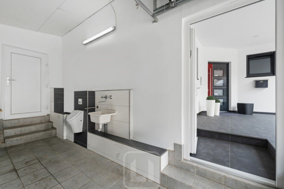 Garage | Zugang Haus und Eingang Bungalow M�ssingen