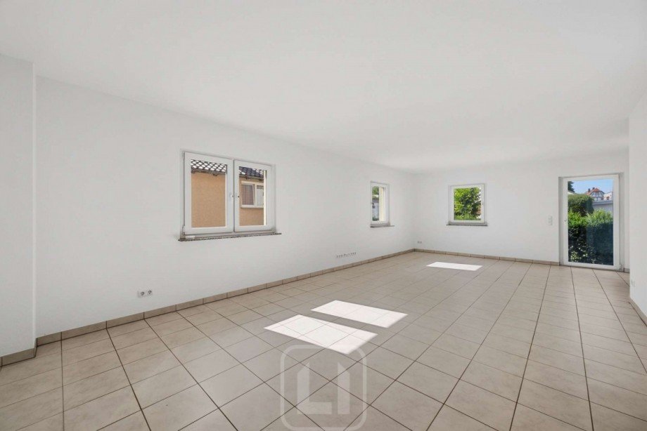 Helle Wohnatmosph�re Doppelhaush�lfte Heimsheim