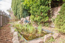 Kleiner Gartenteich Wohnhaus mit gro�em Garten in sch�ner Ortsrandlage | Einliegerwohnung | Doppelgarage