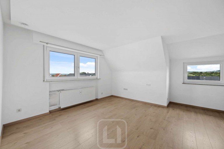 Wohnzimmer Ditzingen-Hirschlanden Dachgeschosswohnung Charmante & helle Dachgeschosswohnung | Stellplatz | Gemeinschaftsterrasse