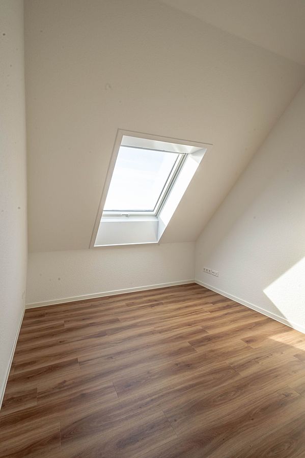 ...gro�em Fenster Maisonettewohnung Althengstett