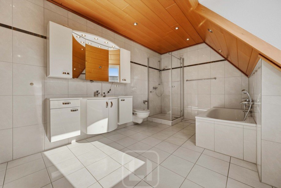 DG | Badezimmer Doppelhaush�lfte Heimsheim