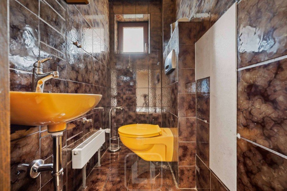 G�ste-WC Doppelhaush�lfte B�blingen