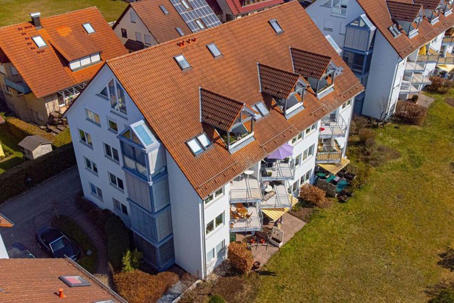 Luftaufnahme S�dwest-Ansicht Maisonettewohnung Calw-Heumaden