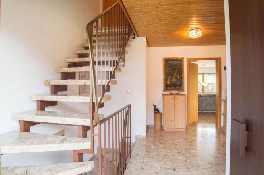 Eingangsbereich/Flur Zweifamilienhaus Althengstett