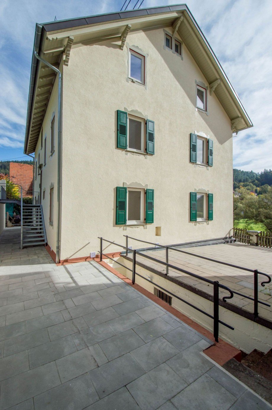 Hausansicht S�d/Aufgang Garage Etagenwohnung Calw