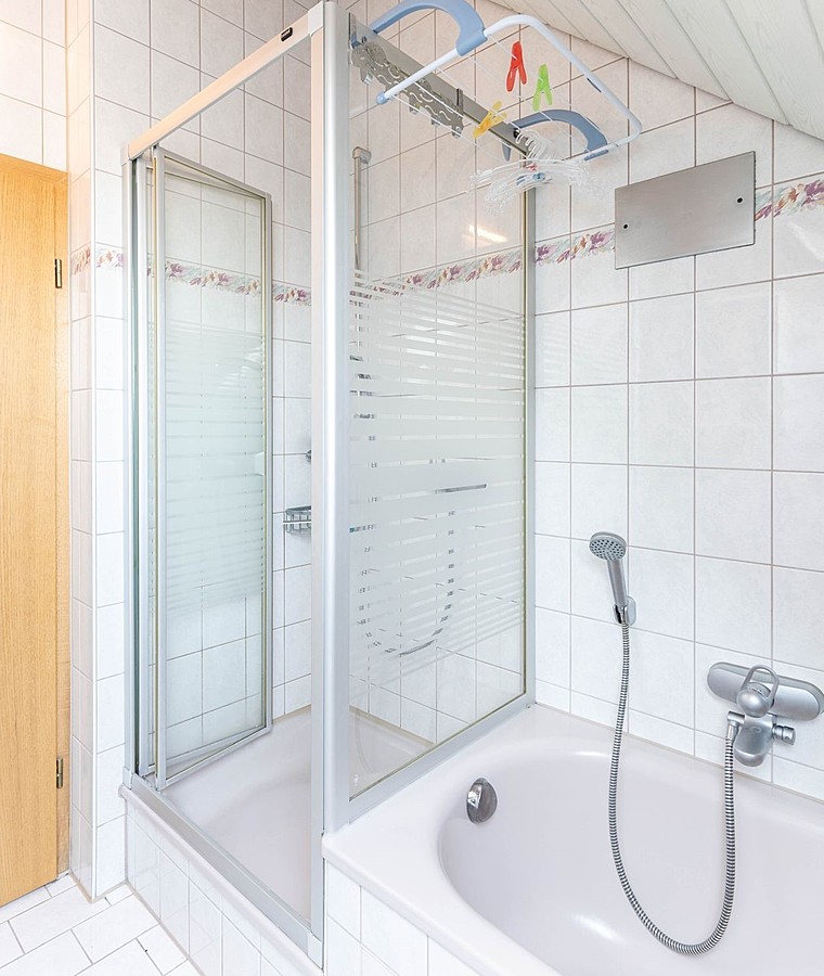 ...mit Dusche und Wanne Maisonettewohnung Calw-Heumaden