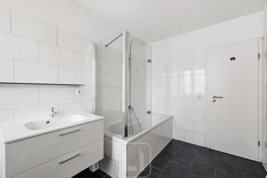 Duschwanne | Waschtisch Wohnung B�blingen