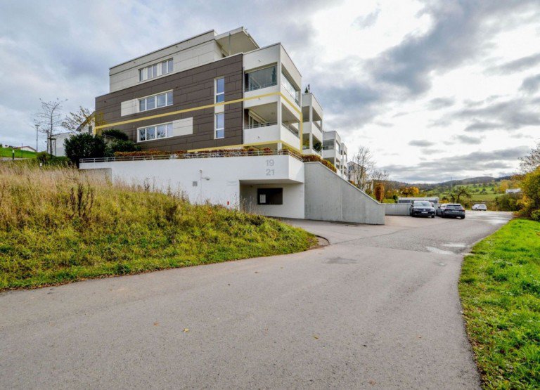 Westansicht Calw-Stammheim Erdgeschosswohnung Wohnen im Loft-Stil | Traumhafter Ausblick | Balkon | Tiefgarage | Aufzug | Einbauk�che