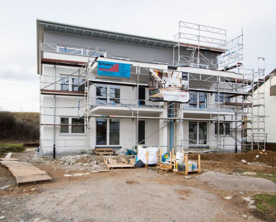 Au�enansicht/S�dansicht Etagenwohnung Althengstett