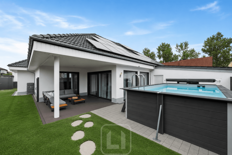 Terrasse | Pool Bungalow M�ssingen