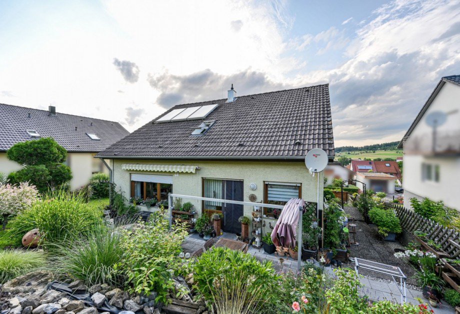 Ostansicht Zweifamilienhaus Althengstett