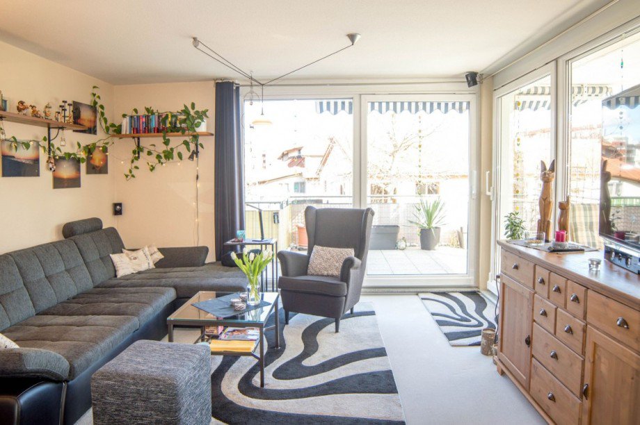 Wohn-und... Etagenwohnung Schwieberdingen