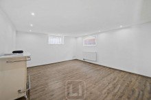 Gro�z�gig und hell Modernisiertes Mehrgenerationenhaus mit ELW | 231 m� Wohnfl�che | 827 m� Grundst�ck